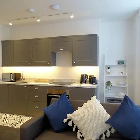 Апартаменты 3 - Queens Court